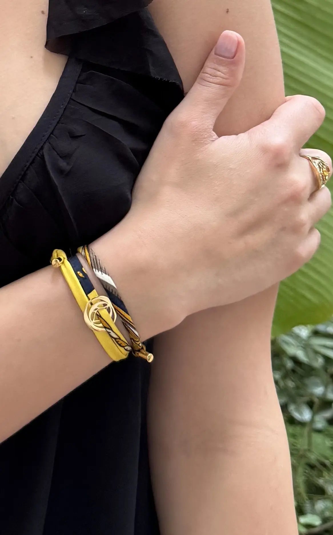 Bracelet talisman Ligne d’Horizon – Ouverture & Liberté - Lotus or 18k et soie - MANOYAS