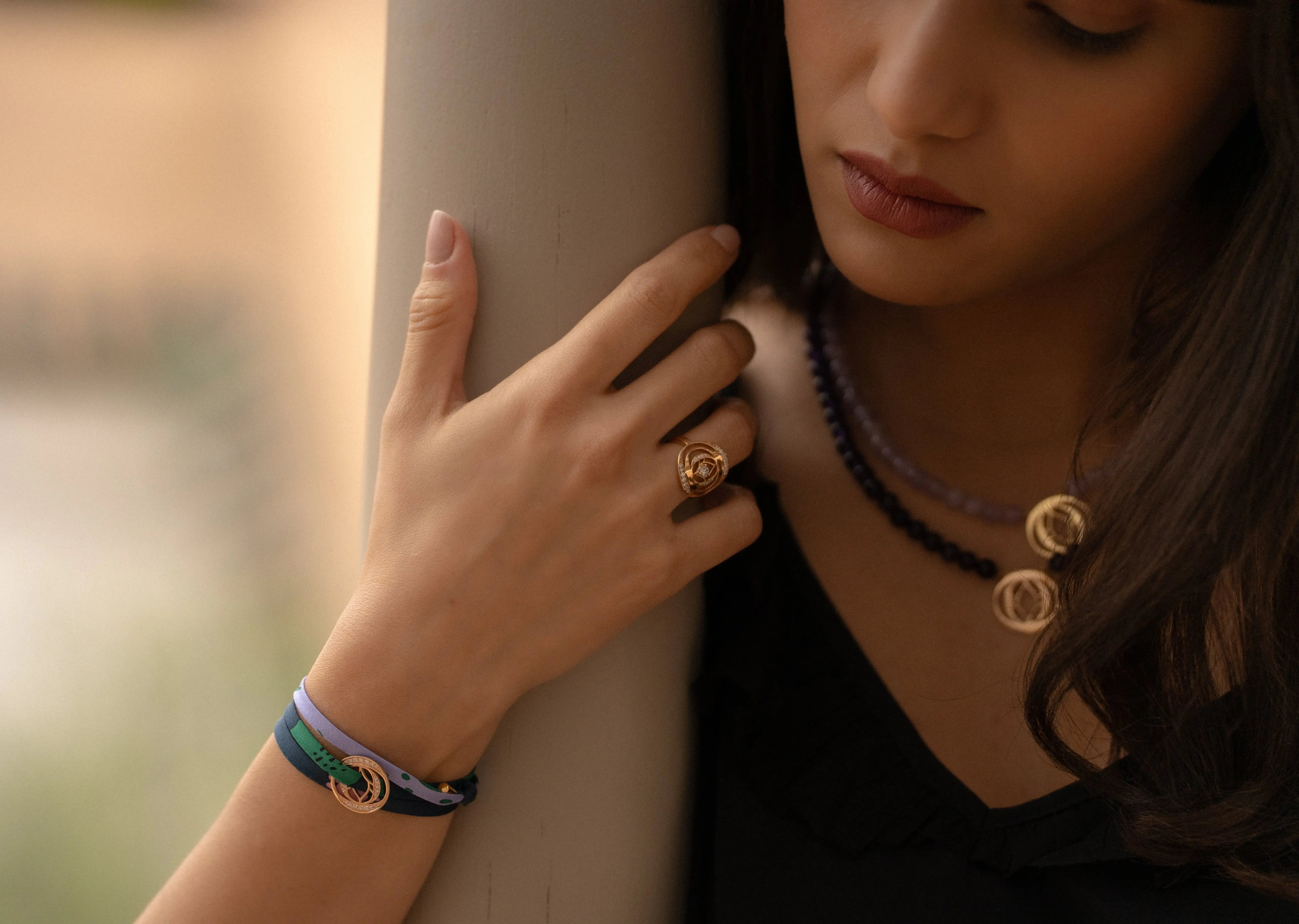 Bracelet talisman Sérénité Féline – Intuition & Force tranquille - Lotus or 18k et soie - MANOYAS