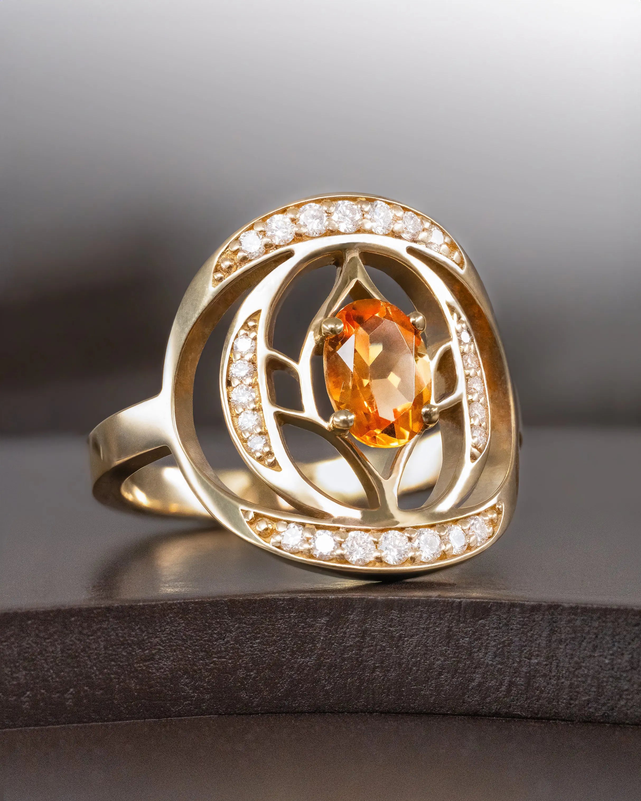 Bague Abondance or jaune, diamants et citrine - MANOYAS